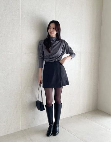 Dielb Half Neck Unbalanced Drape T-Blouse